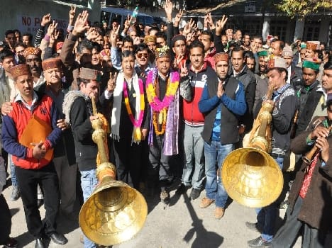 Candidates reached for nimination with band music